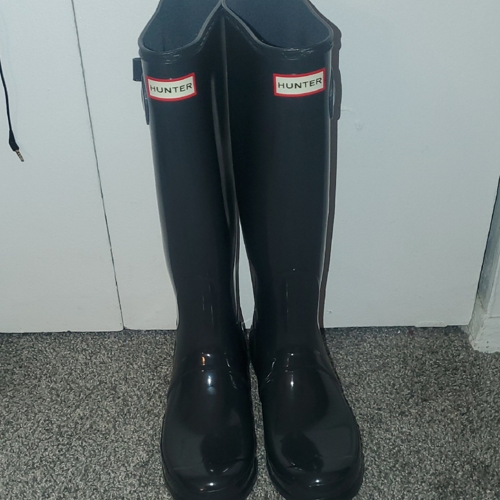 Hunter Gray Winter Rain Boots with Classic Design